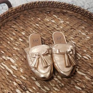 Gap kids mules shiney gold size 12